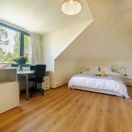 Luxury Garden House * Waterloo